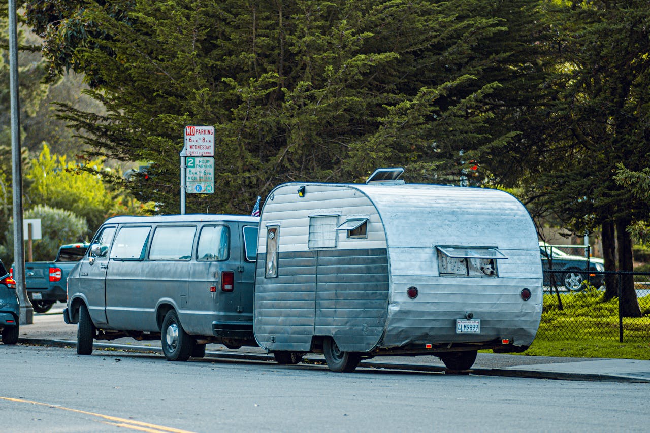 Camping og trailere – hvornår kræver det et særskilt trailerkørekort?